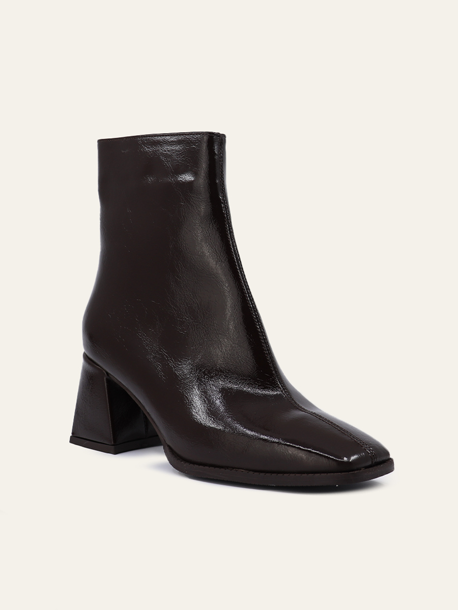 SCULPTED PATENT BOOTS
