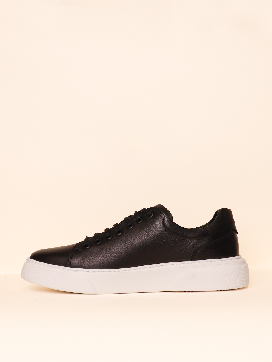 CLEAN CLASSIC SNEAKERS — 2