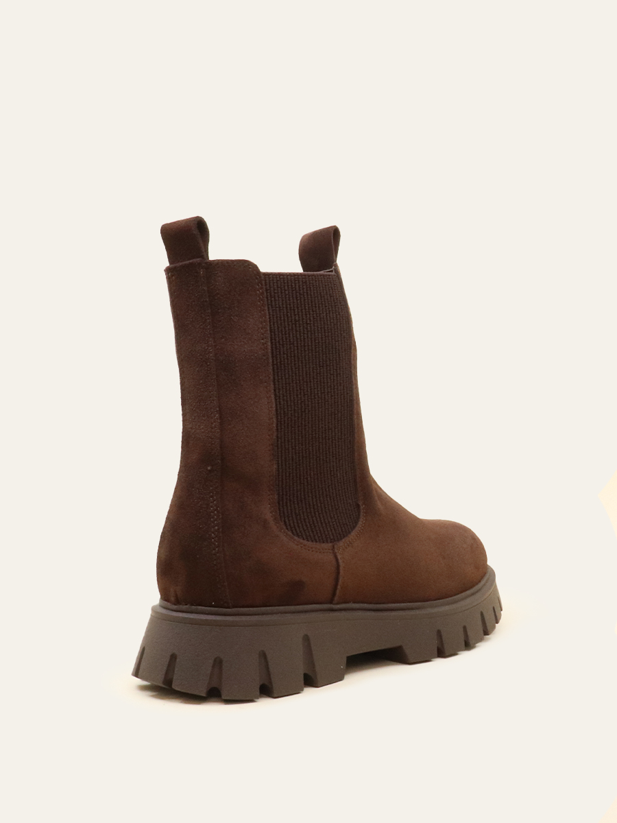 CHUNKY CHELSEA BOOTS — 7