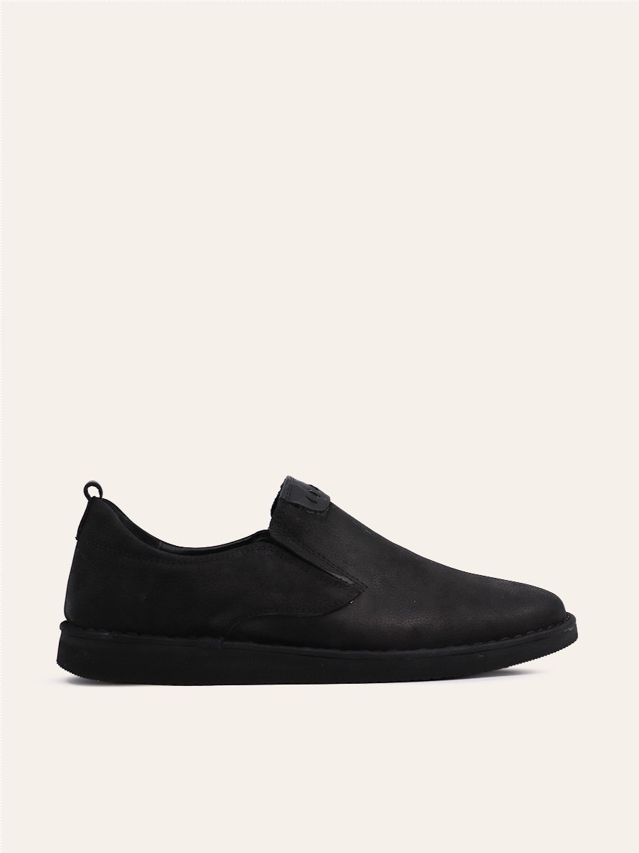 ESSENTIAL SLIP-ON SHOES