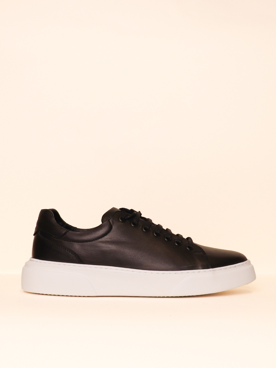CLEAN CLASSIC SNEAKERS