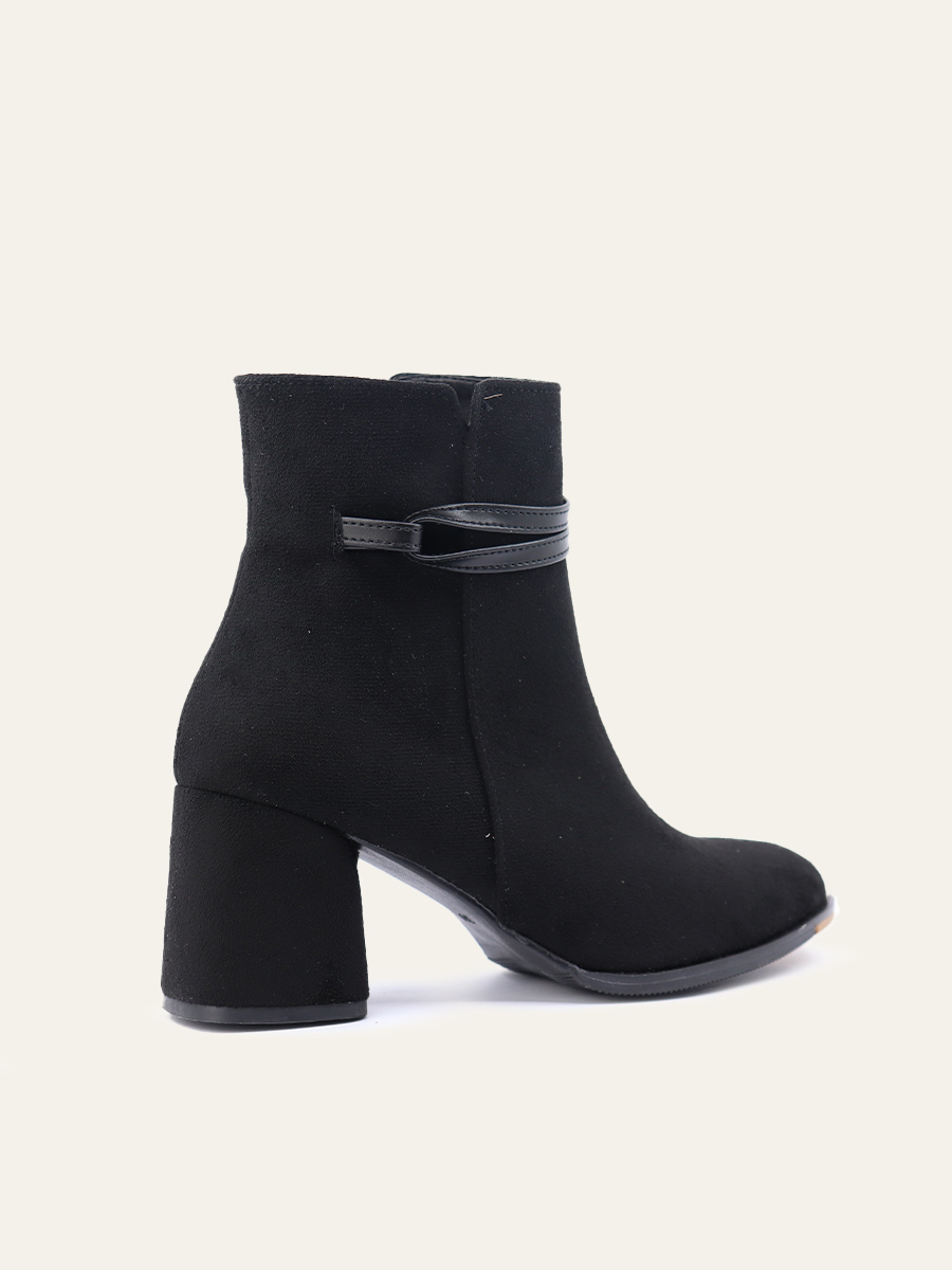 VELVET STRAP BOOTS — 8
