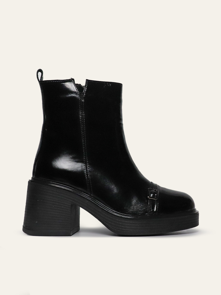 BLACK CANDY