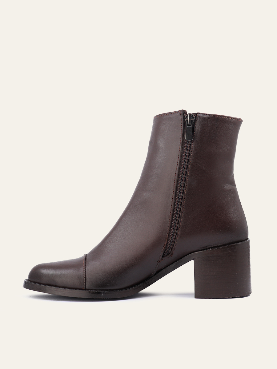 SQUARE-TOE BLOCK BOOTS