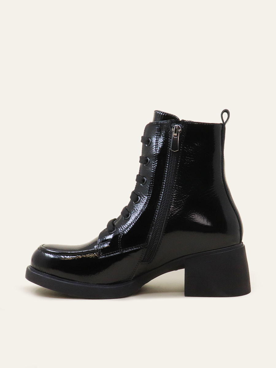 RETRO LACE-UP BOOTS