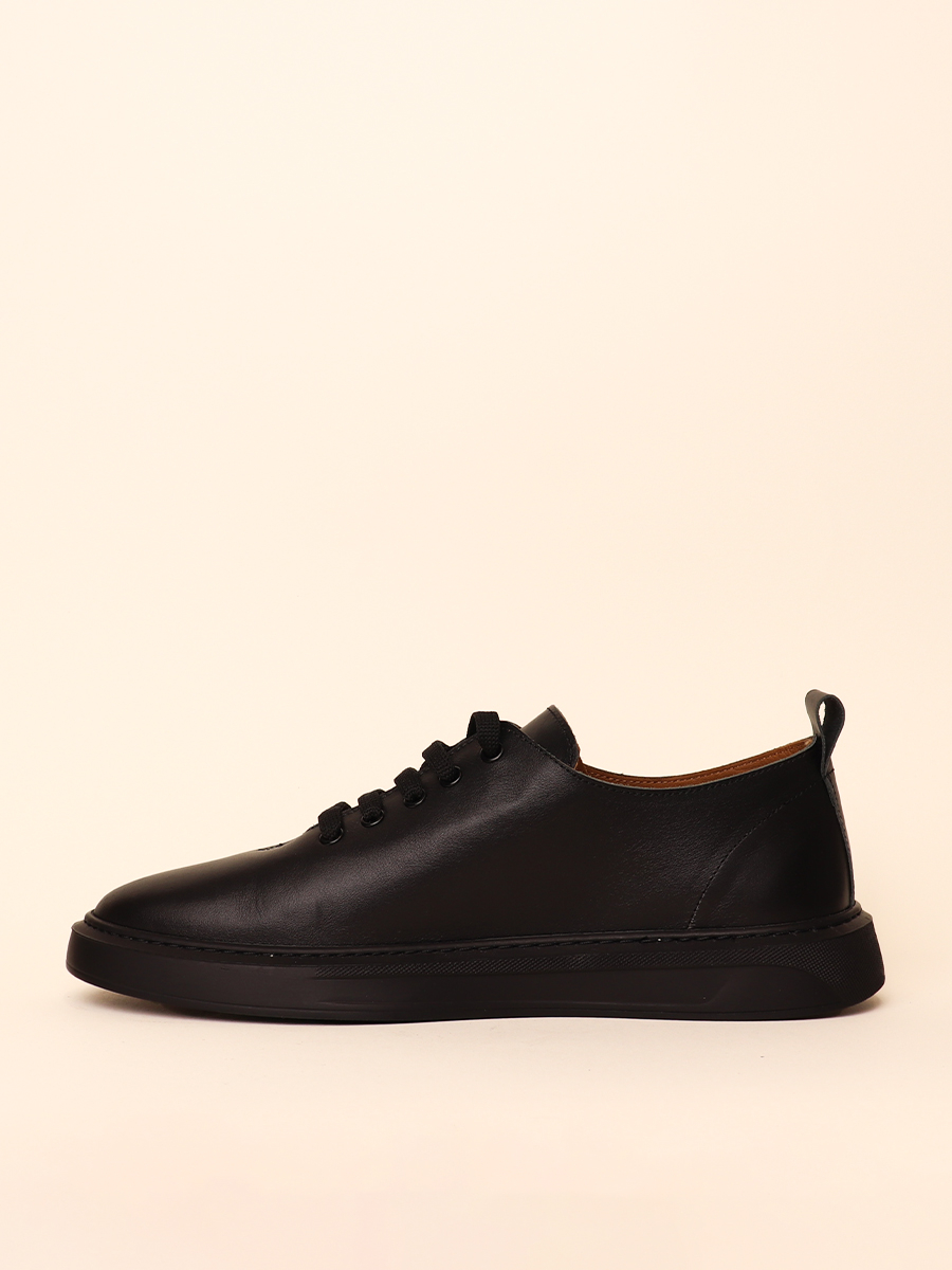 ESSENTIAL LEATHER SNEAKER — 2