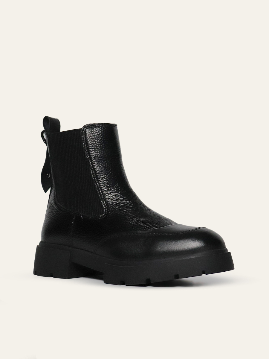 CHELSEA BOOTS — 3
