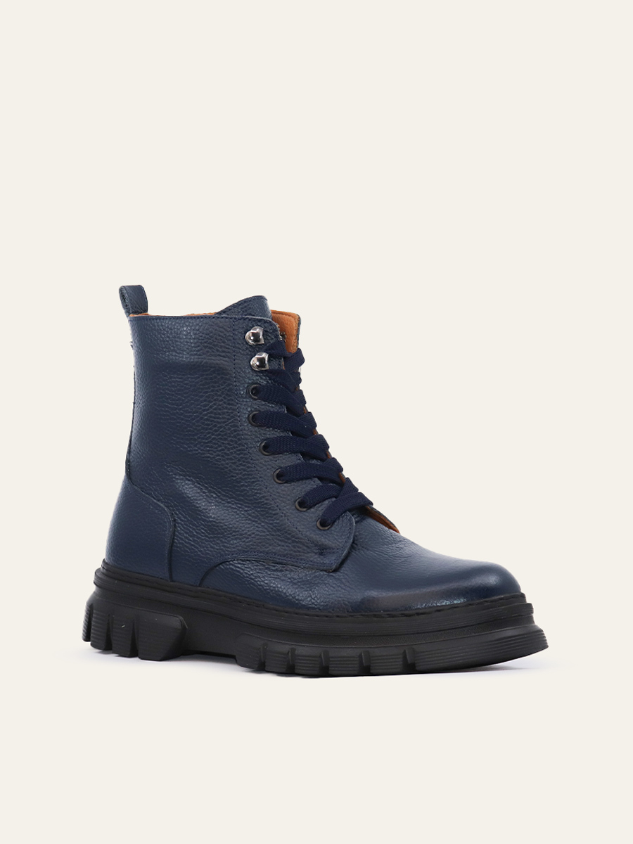URBAN TREK BOOTS — 8