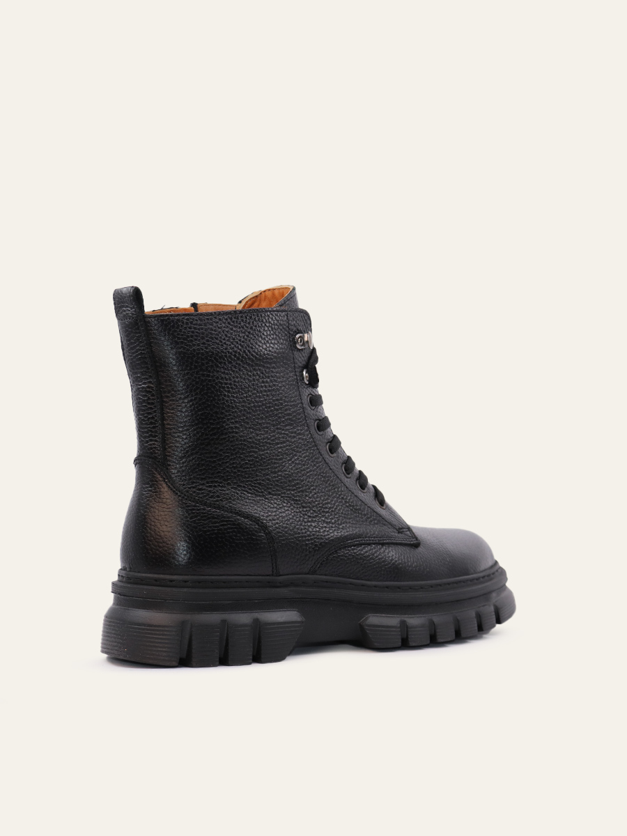 URBAN TREK BOOTS — 13
