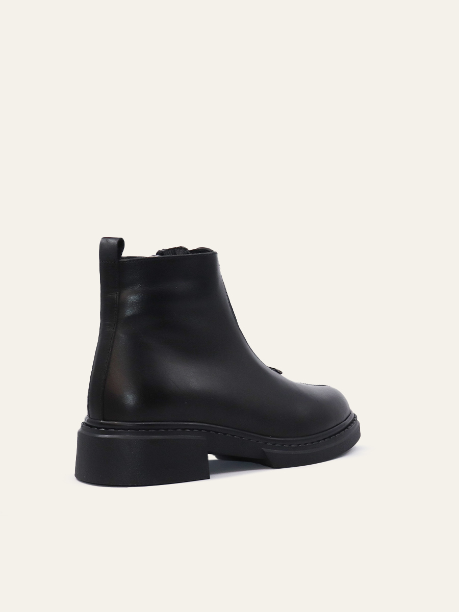 ELASTIC  FRONT BOOTS — 7