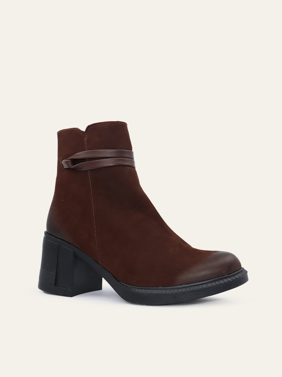 STRUCTURED HEEL BOOTS — 8