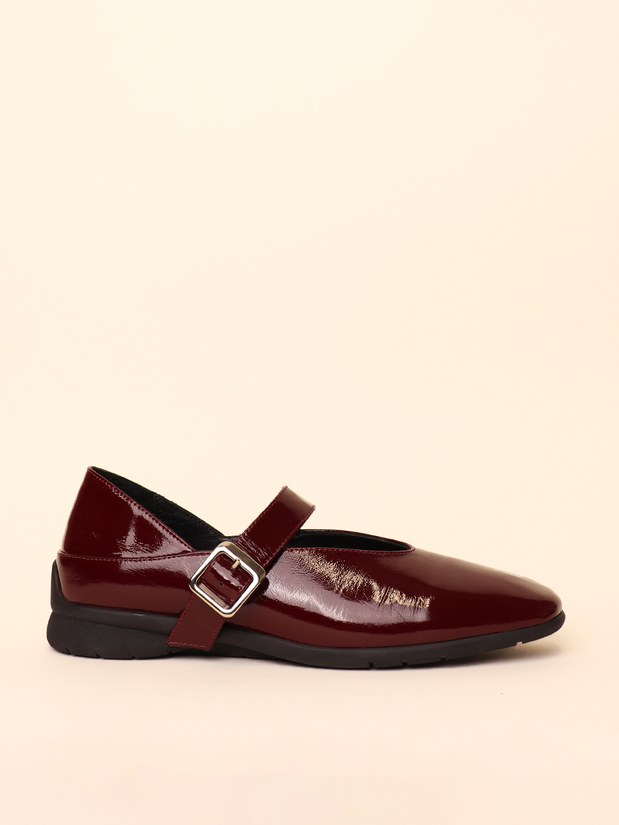 BUCKLE BALLET FLATS