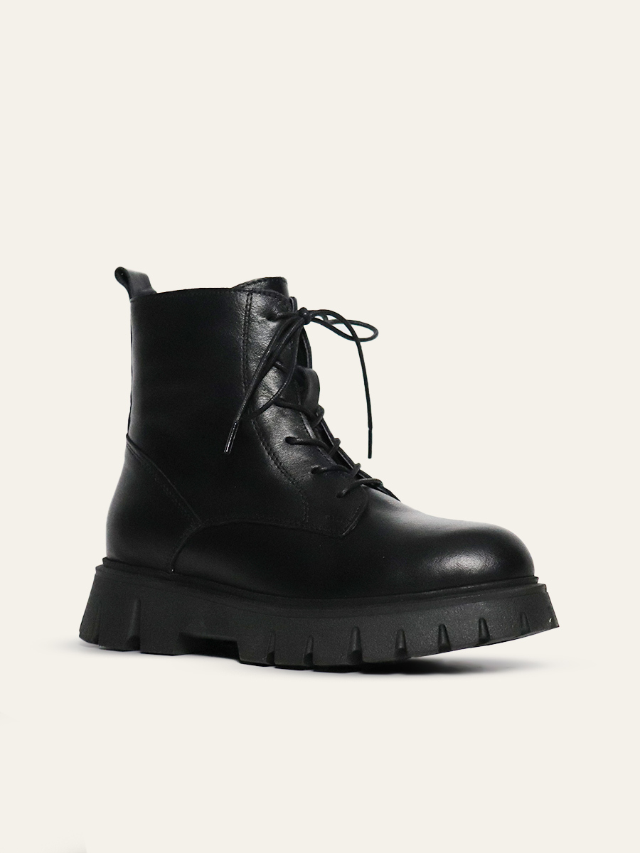 LACE-UP CHUNKY BOOTS — 8