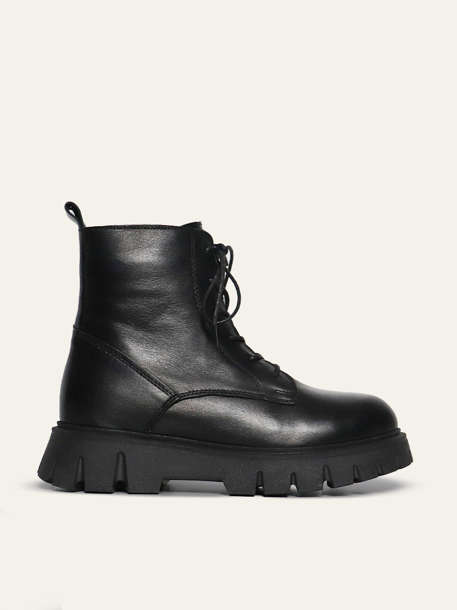 LACE-UP CHUNKY BOOTS — 6