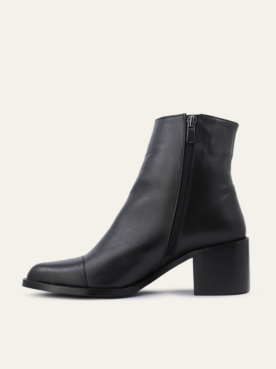 SQUARE-TOE BLOCK BOOTS — 4