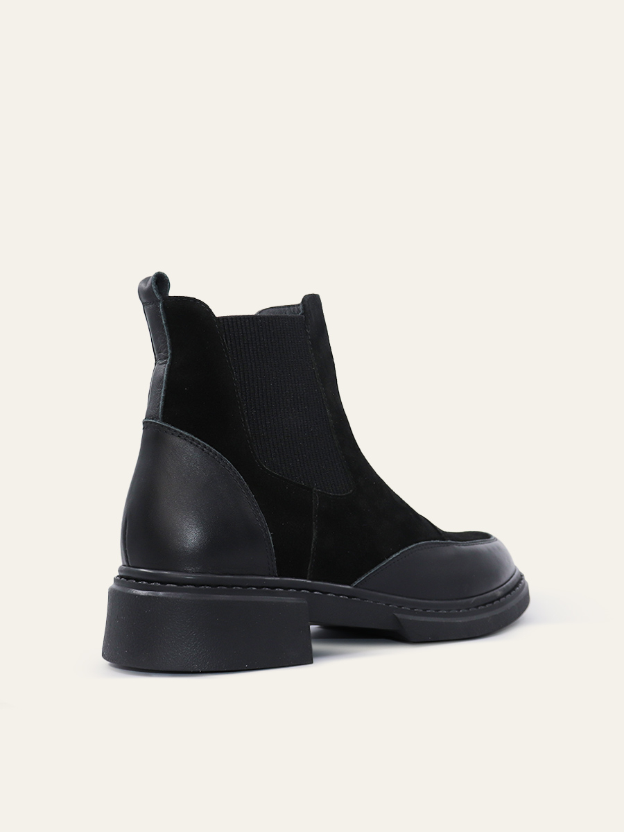 BLEND CHELSEA BOOTS — 7