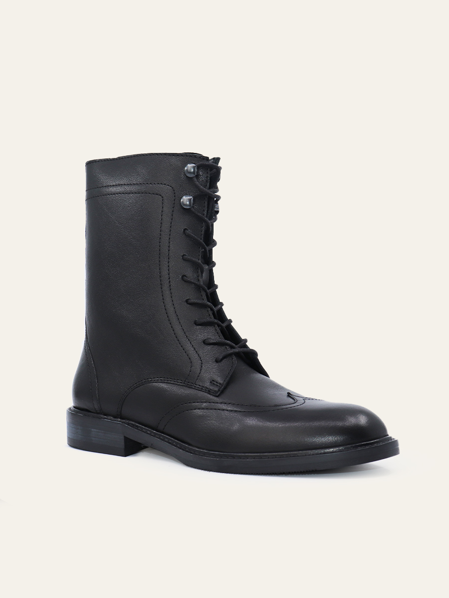 CLASSIC LACE-UP BOOTS — 5
