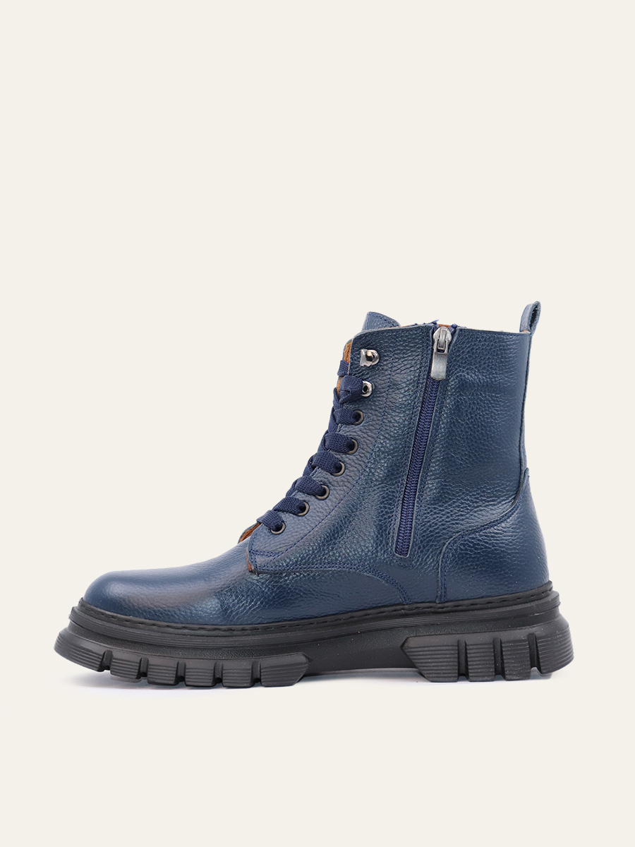 URBAN TREK BOOTS — 7