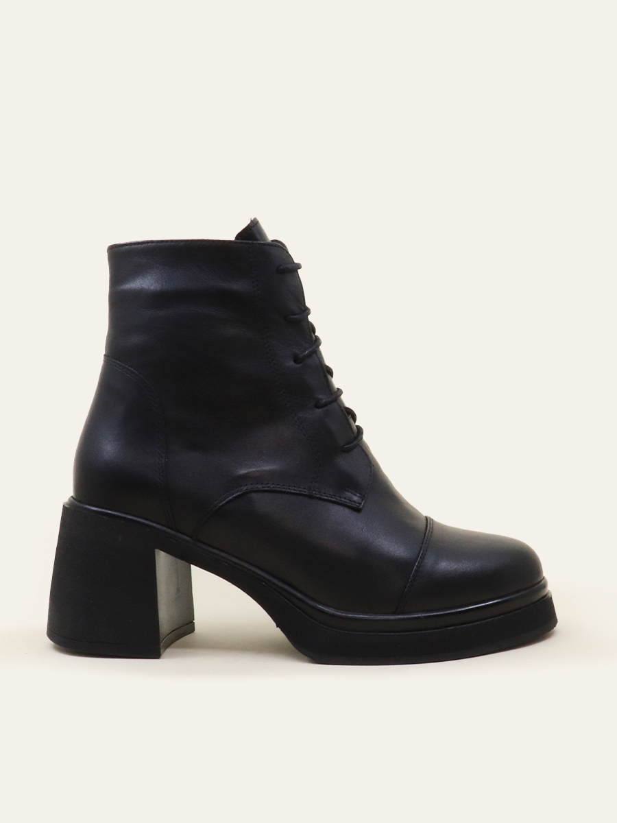 LACE-UP BLOCK-HEEL BOOTS