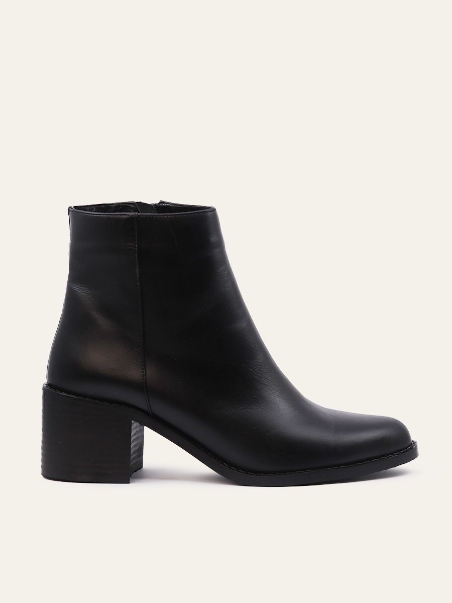 ESSENTIAL BLOCK HEEL BOOTS