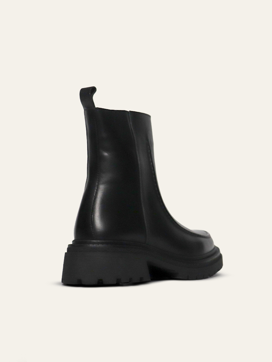 MODERN ANKLE BOOTS — 8