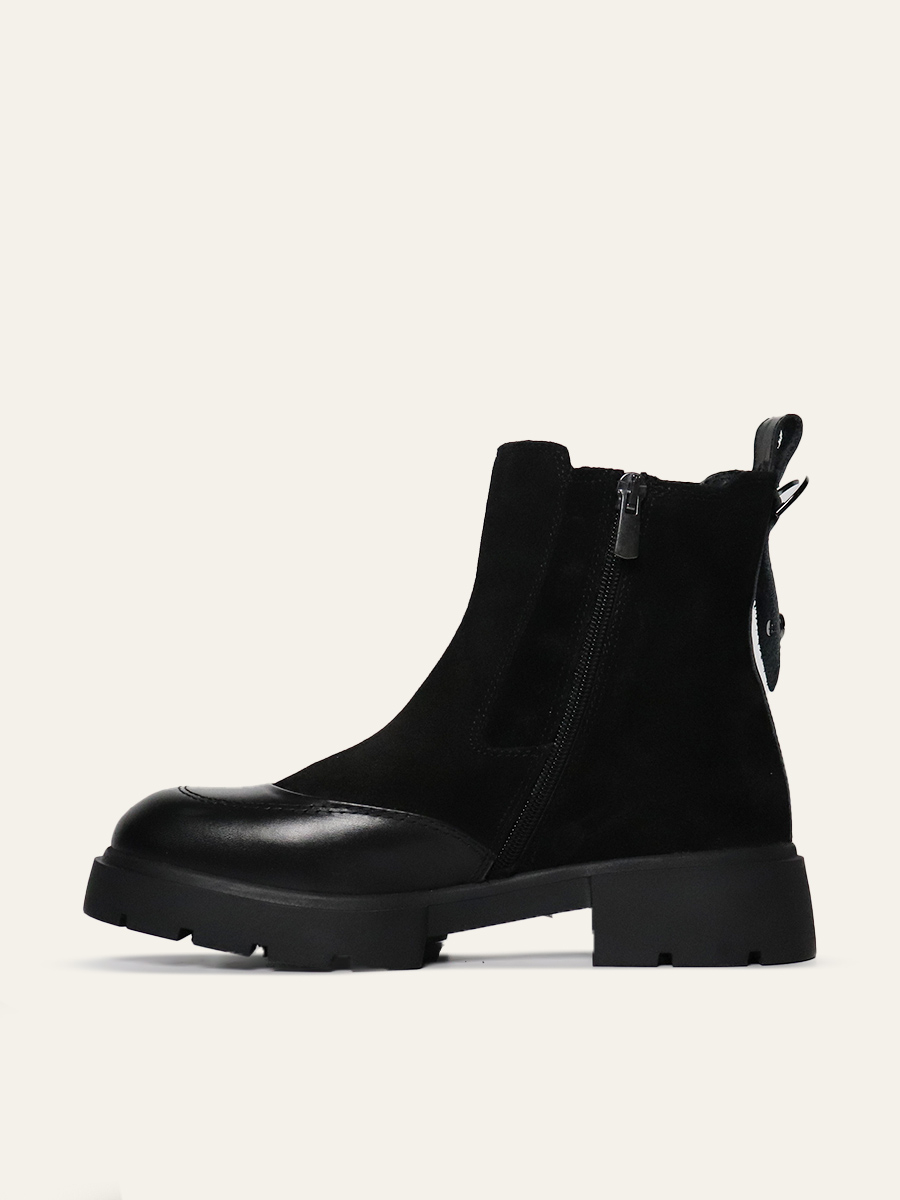CHELSEA BOOTS — 5