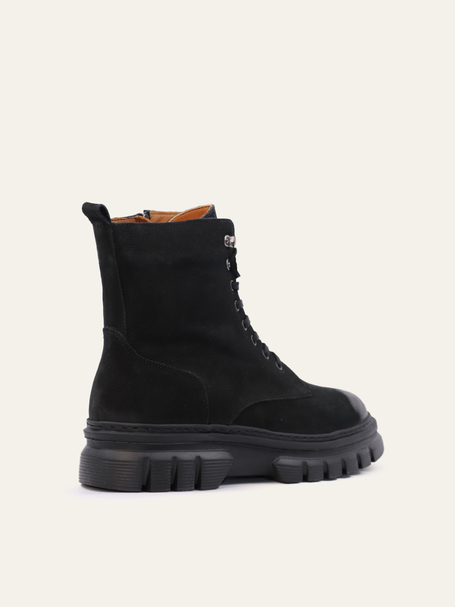 URBAN TREK BOOTS — 16