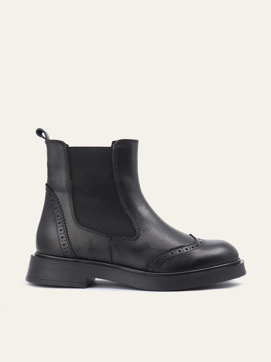 BROGUE CHELSEA BOOTS