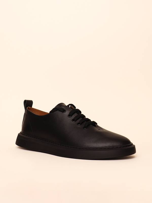 ESSENTIAL LEATHER SNEAKER — 3