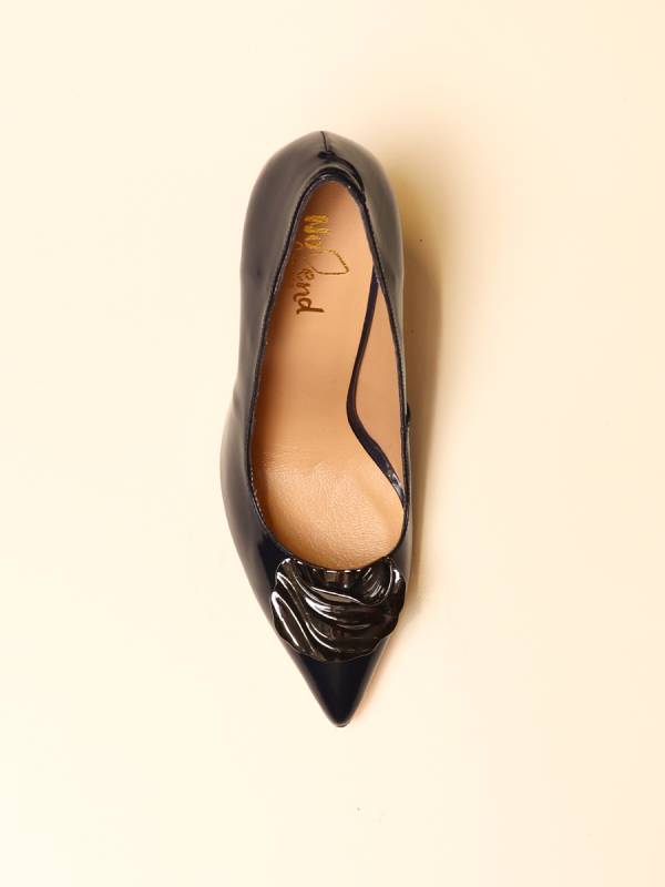 PETAL DETAIL PUMPS — 4