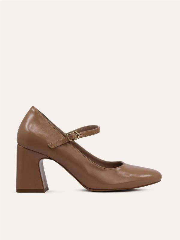 GLOSSY STRAP HEELS