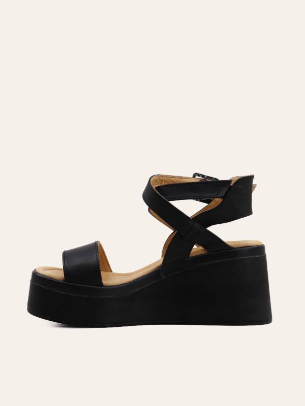 CROSS STRAP PLATFORM SANDALS — 2