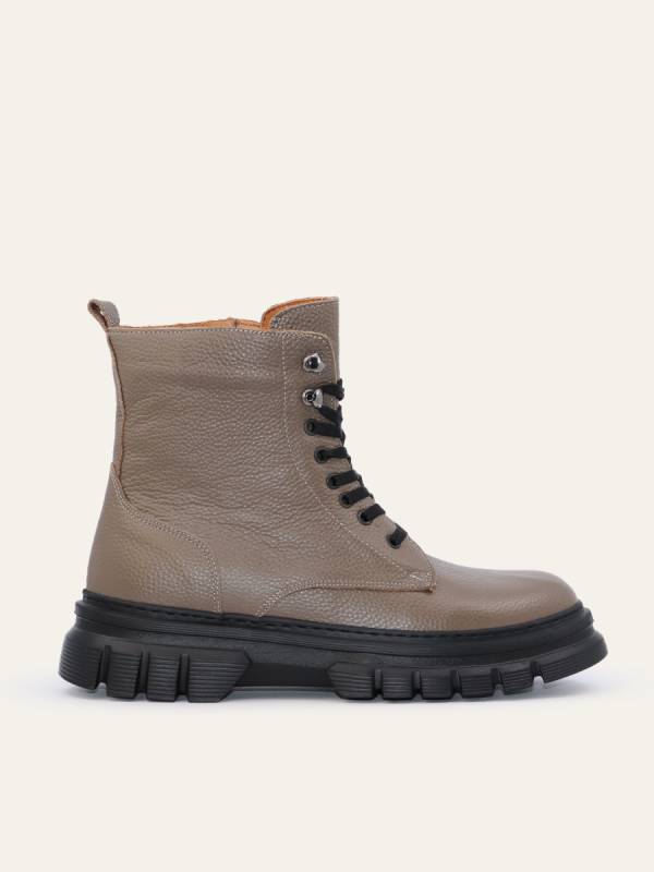 URBAN TREK BOOTS