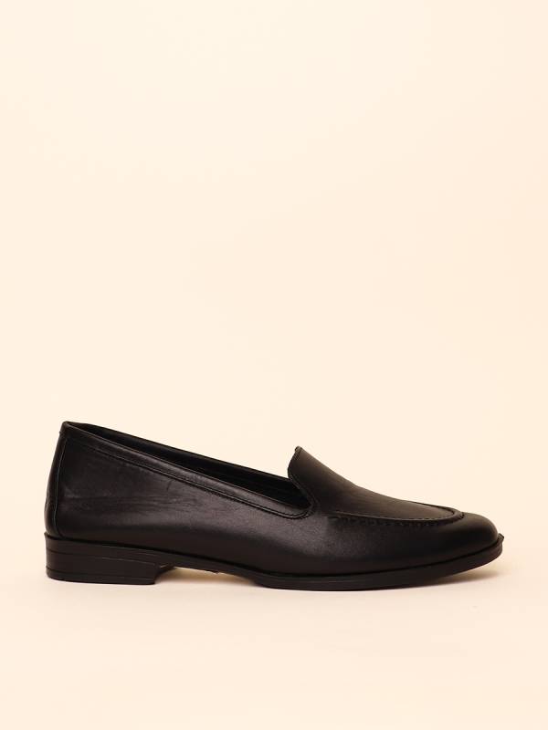 ESSENTIAL LOAFERS