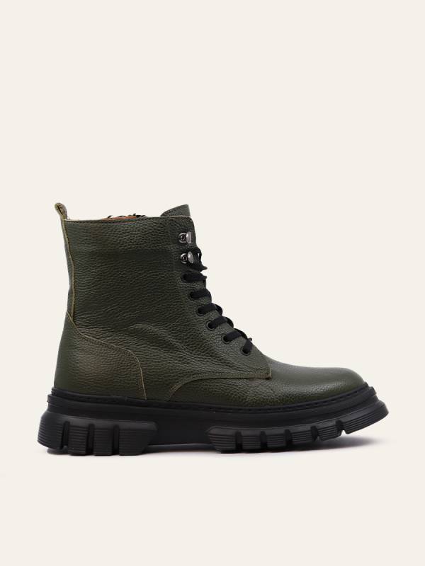 URBAN TREK BOOTS