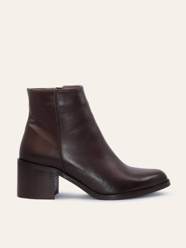 ESSENTIAL BLOCK HEEL BOOTS