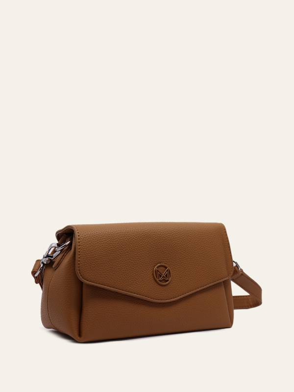 ESSENTIAL FLAP BAG