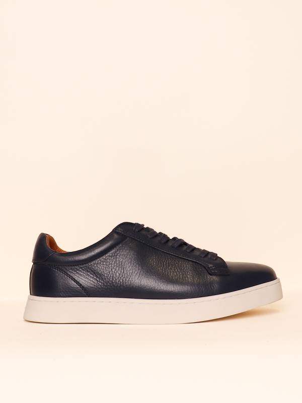 URBAN ESSENTIAL SNEAKERS