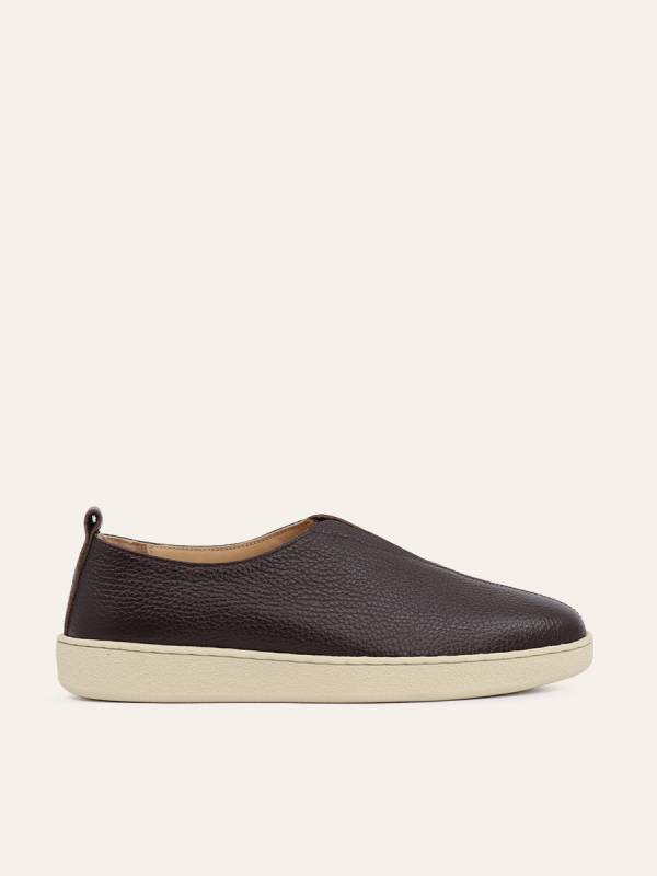 MINIMAL SLIP-ON SNEAKERS