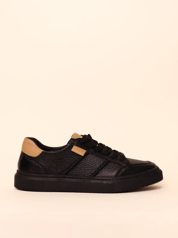 TEXTURED ACCENT SNEAKERS