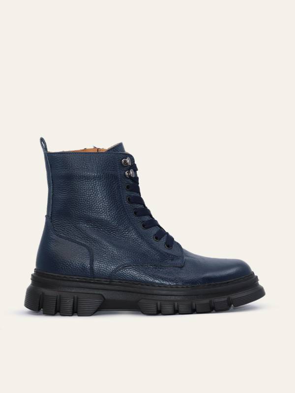 URBAN TREK BOOTS