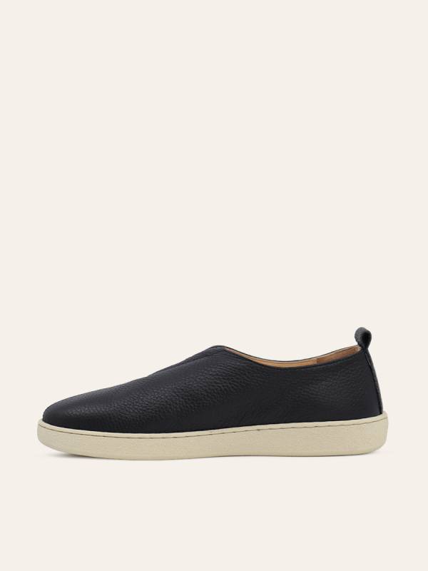 MINIMAL SLIP-ON SNEAKERS — 2