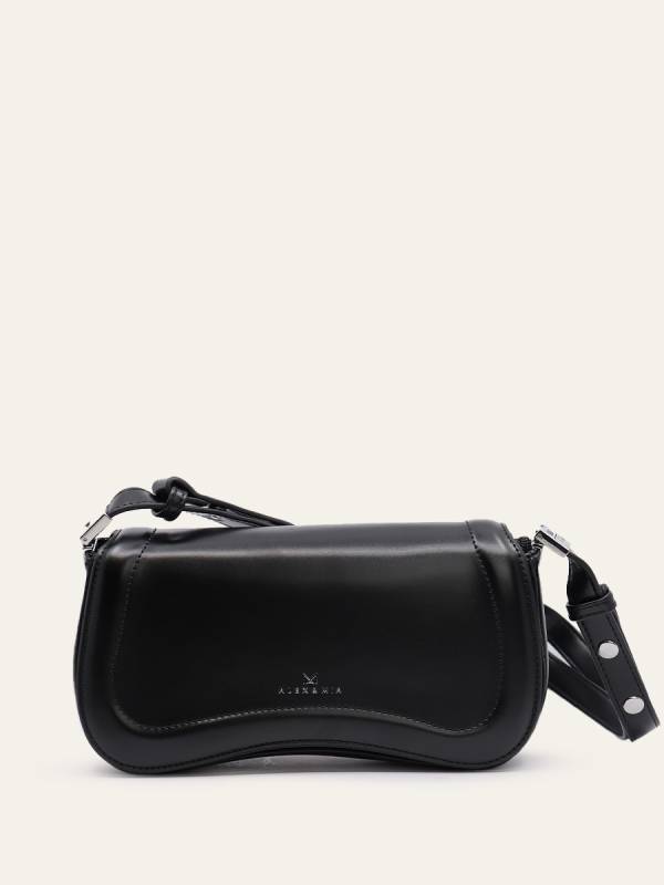 SOFT STRUCTURED SHOULDER BAG