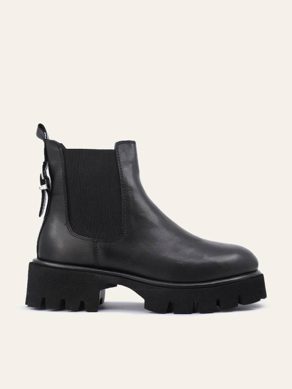 ESSENTIAL CHELSEA BOOTS