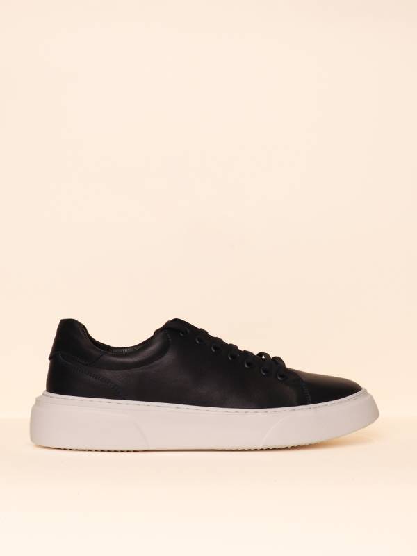 CLEAN CLASSIC SNEAKERS
