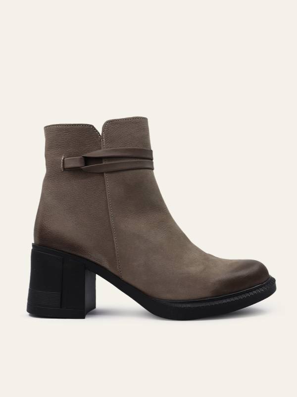 STRUCTURED HEEL BOOTS