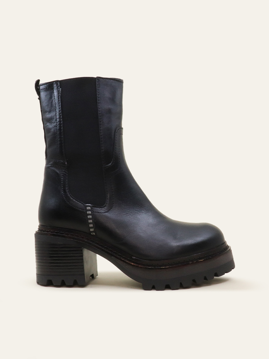 HEELED CHELSEA BOOTS photo 1