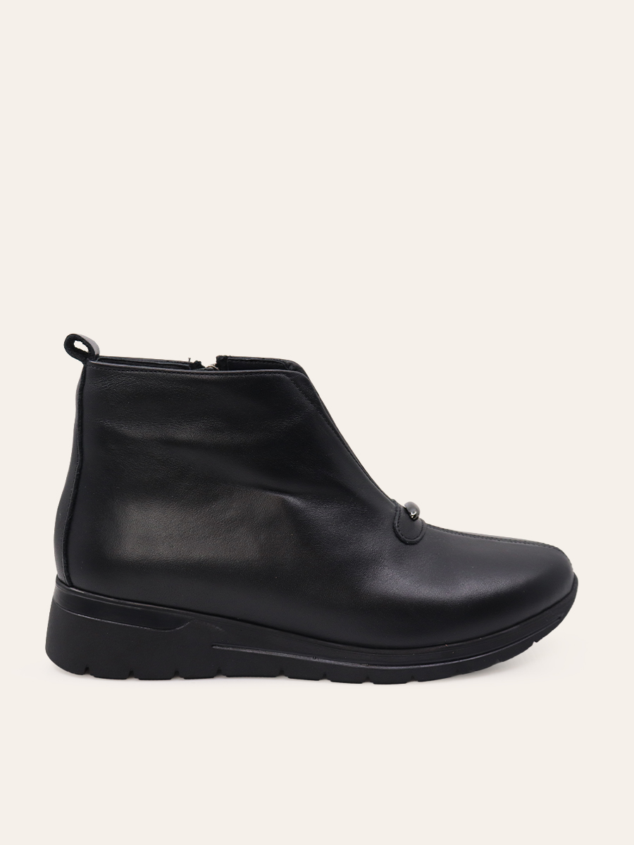 METAL ACCENT ANKLE BOOTS