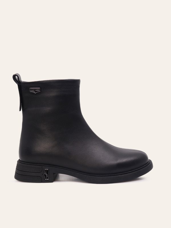 MINIMAL ANKLE BOOTS