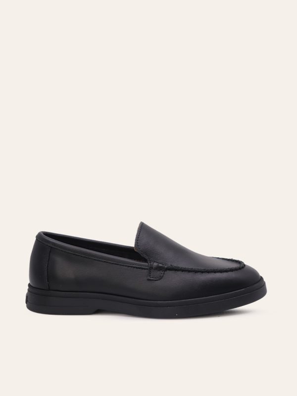 CLASSIC SLIP-ON LOAFERS